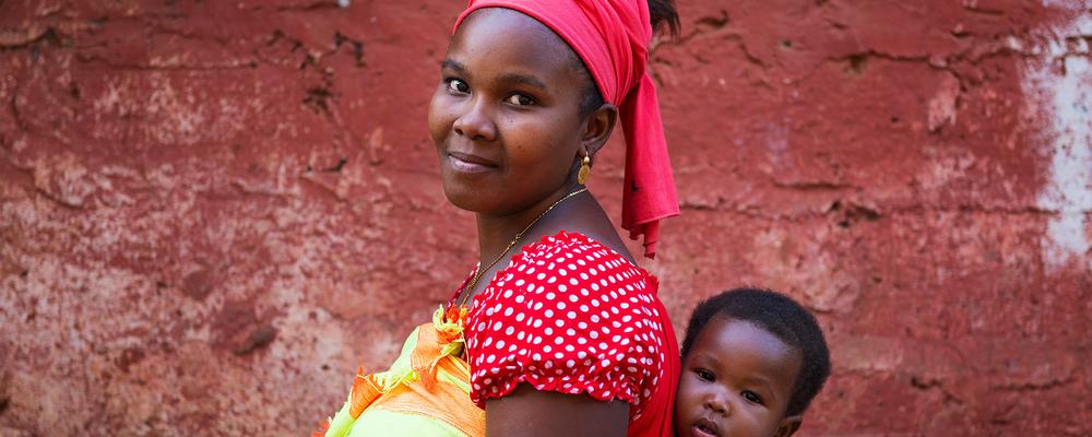Mor och barn i Guinea Bissau