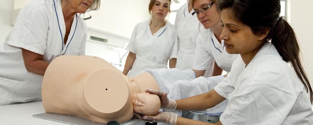 midwifery students are practising 