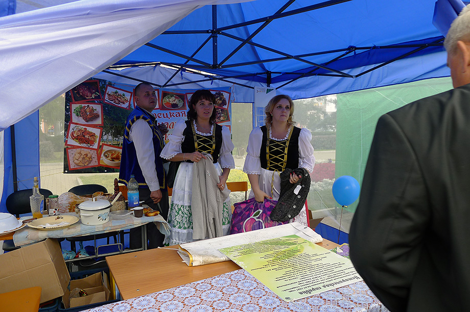Festival i Barnaul - information om tysk nationalrajon. Foto: Christiane Andersen.