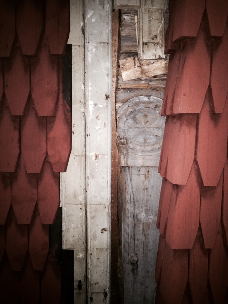 Detalj från träkyrka