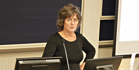 Professor Lena Martinsson höll en föreläsning om hur studievägledare som yrkesgrupp kan inta ett normkritiskt förhållningssätt i sitt vardagliga arbete. Foto: Annika Andersson