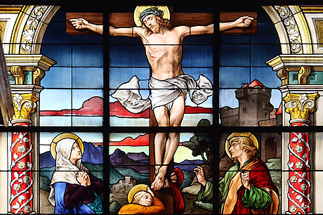 Glasmålning av Jesus på korset