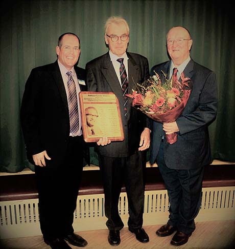 Carsten Wikkelso tar emot Robert H. Pudenz Award