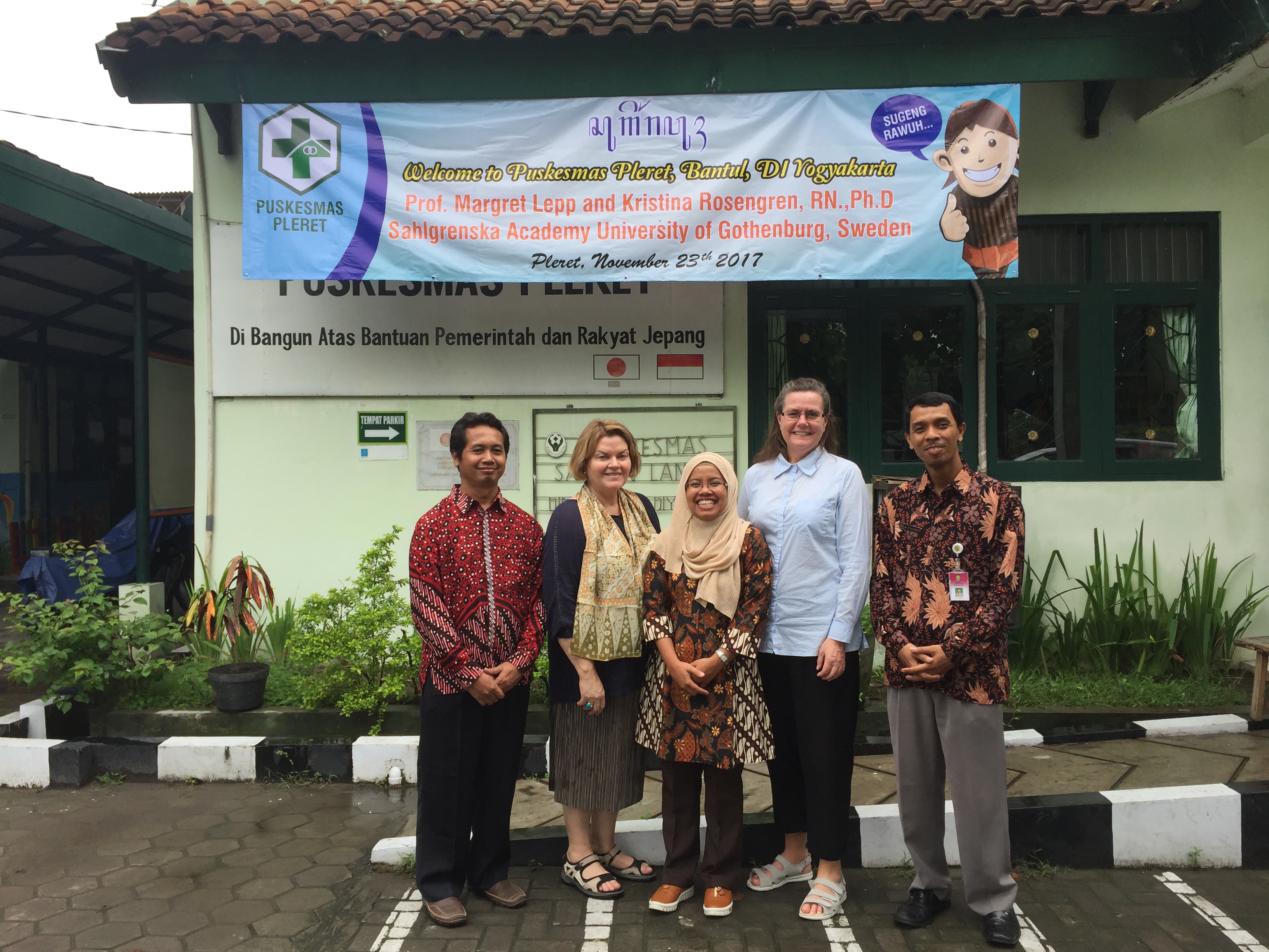 margaret Lepp och Kristina Rosengren med indonesiska kollegor