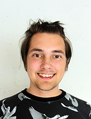 porträtt Filip Hallbäck