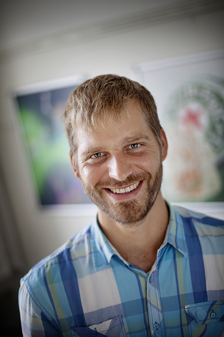 Portrait of Sebastian Westenhoff, smiling.