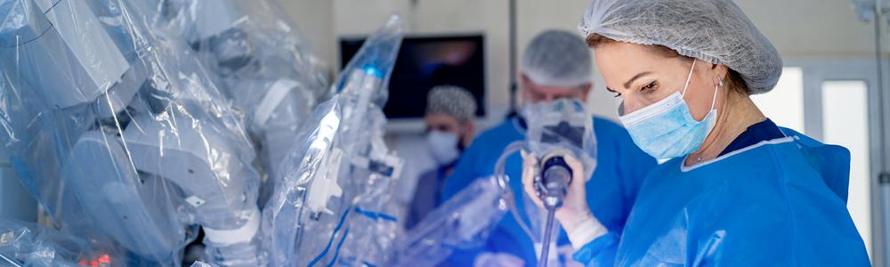 Surgery with robots and doctors