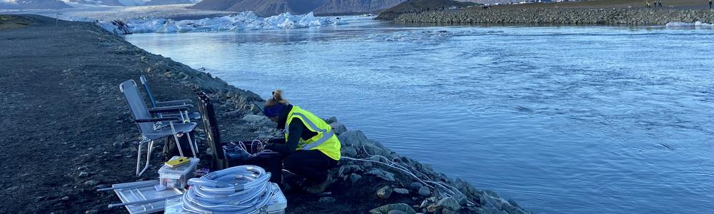 Mätningar i glaciärsjö på Island