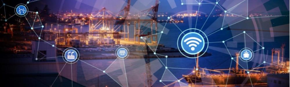 Bild på containerhamn i mörker