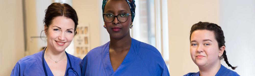 På kompletteringsutbildningen för sjuksköterskor får du bland annat öva på olika moment i vårt kliniska träningscentrum.