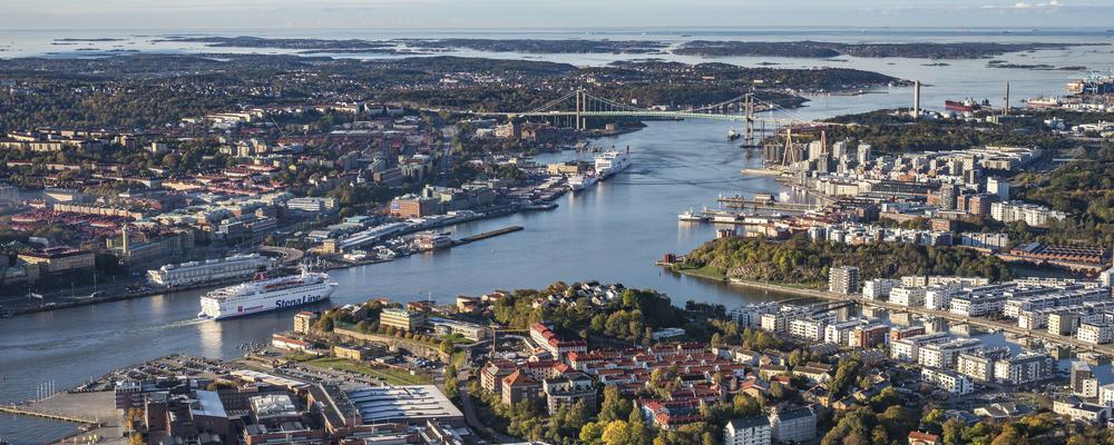 Picture from above, showing Gothenburg and a river