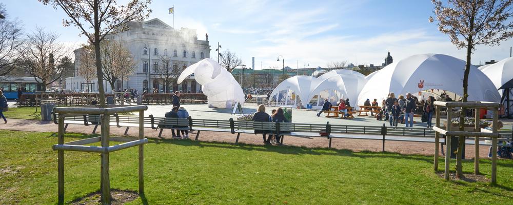 Tents in Brunnsparken at the Science Festival