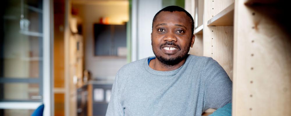 Forskaren Bright Nwaru.