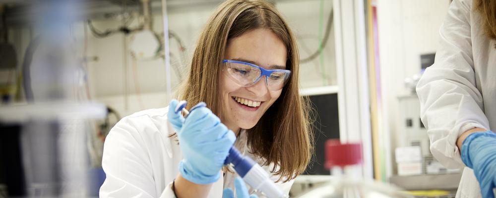 Female student in a laboratory.