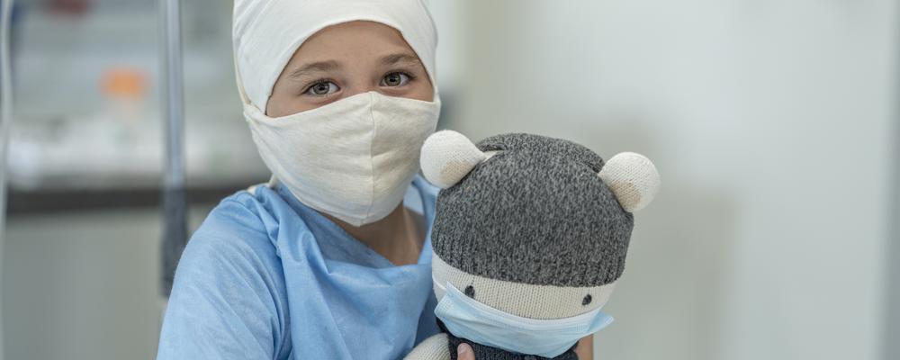 Foto på ett barn i sjukhusmiljö