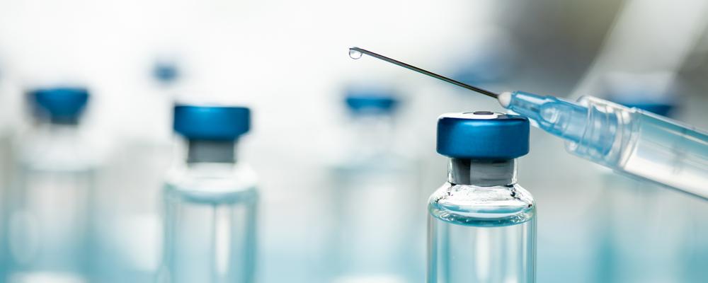 Kanyl och ampuller med vaccin