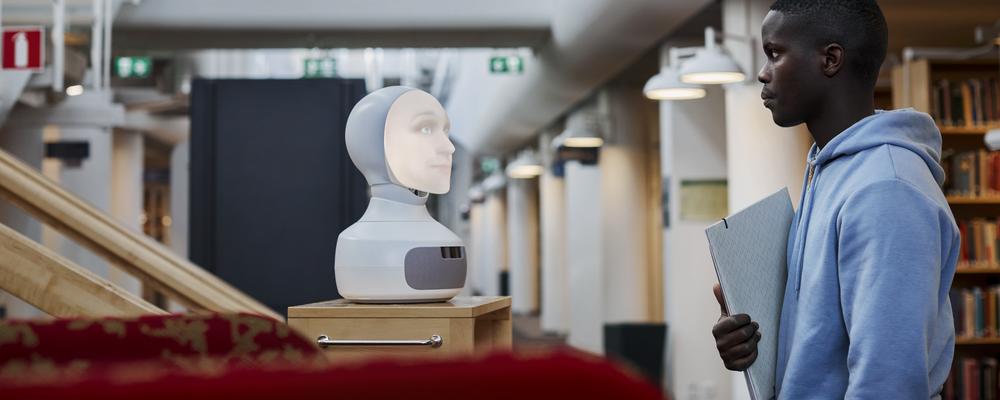 AI-maskin och människa.