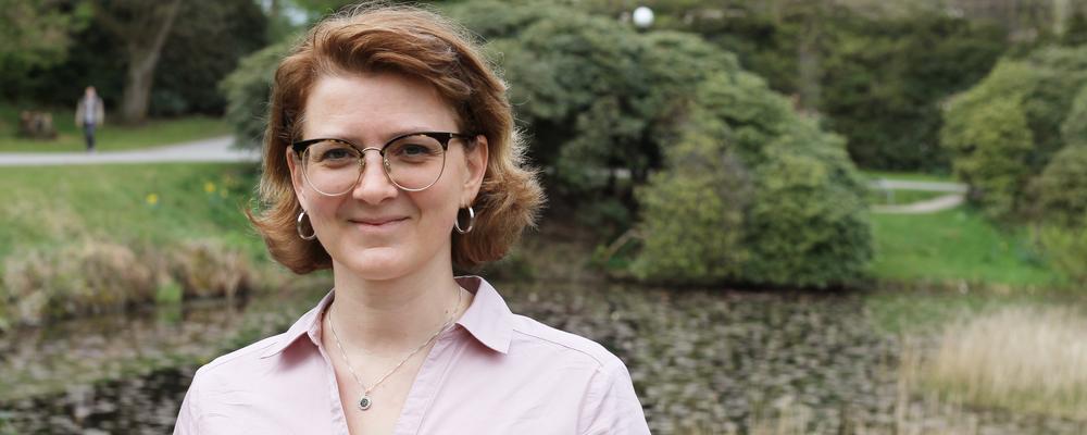 Forskaren Elena Volodina är initiativtagare till kursserien SwedishFromScratch där ukrainska flyktingar kan lära sig svenska själva med hjälp av språkteknologiska lösningar.