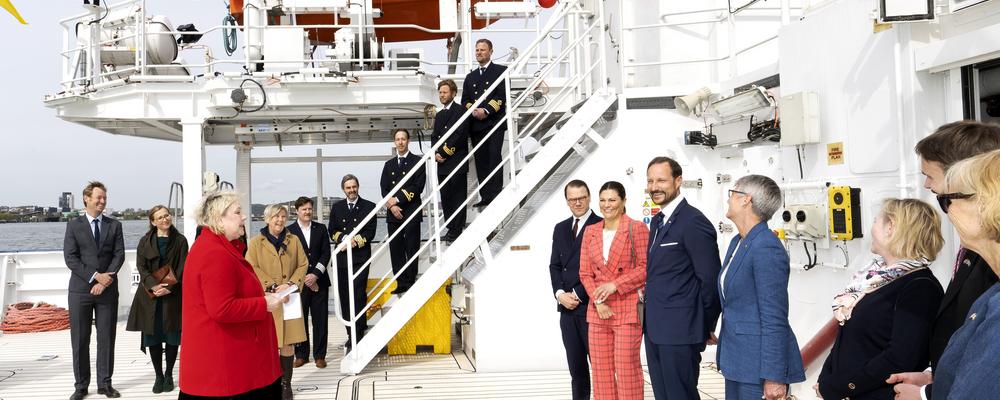 Ewa Wiberg greeting welcome for Crown Princess Victoria, Crown Prince Haakon
