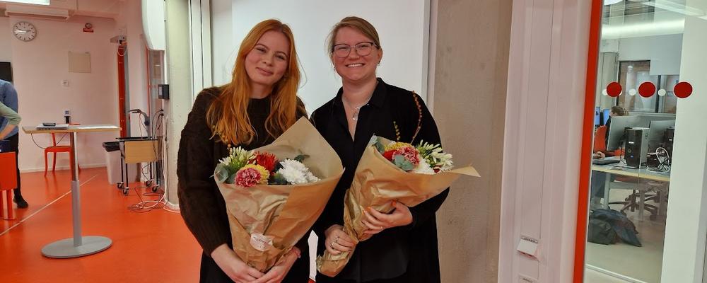  Emma Gustavsson och Erica Törnkvist vid prisutdelningen.