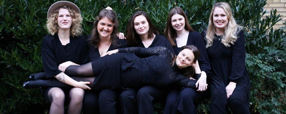 Group picture of opera students.