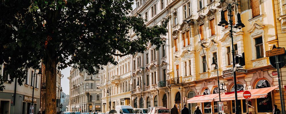 Bild på gatumiljö i Prag