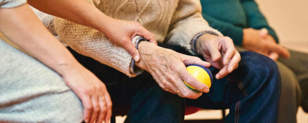 projektet Moralisk stress och moraliskt aktörskap i svensk äldreomsorg ska synliggöra moralisk stress och aktörskap inom äldrevården.