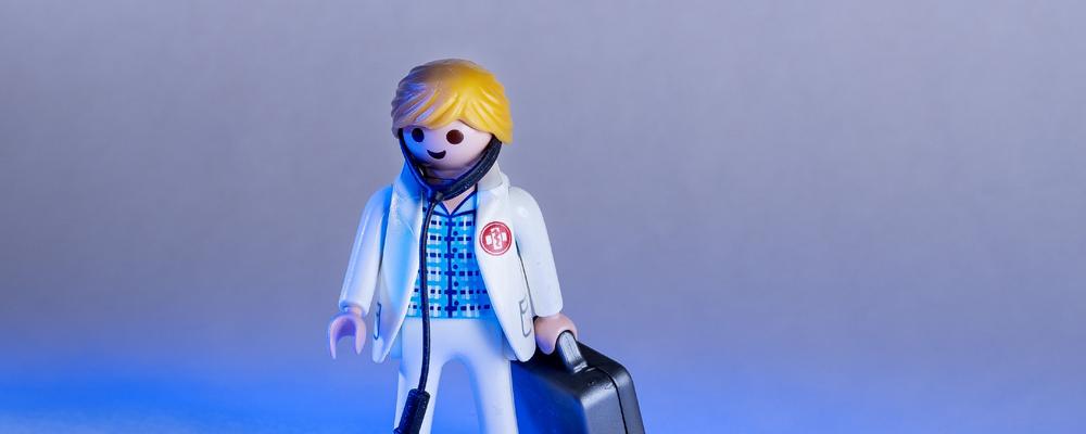 Leksaksfigur i form av en läkare
