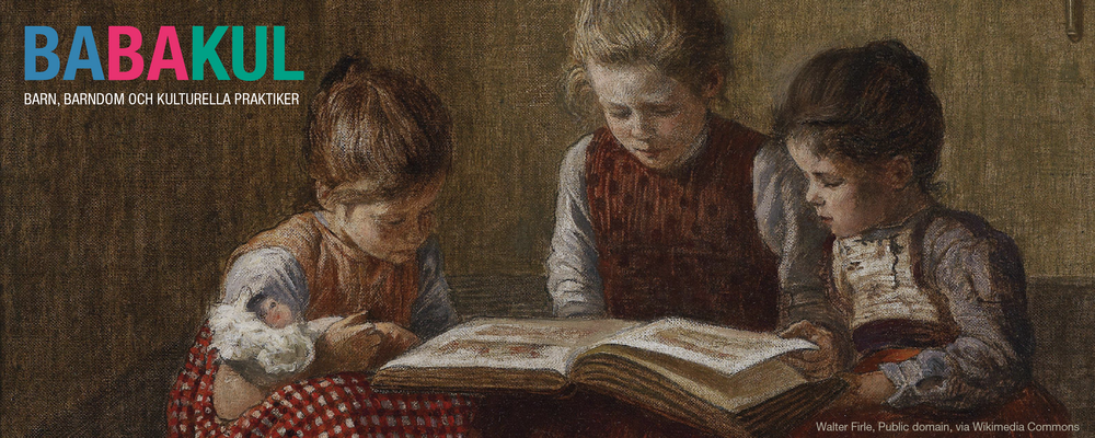 Målning av tre barn som läser en bok.