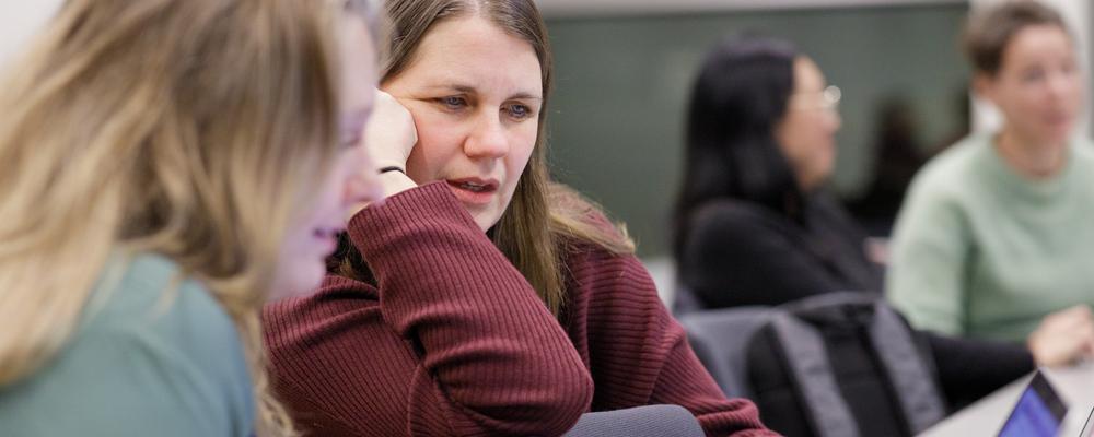Studenter i föreläsningssal