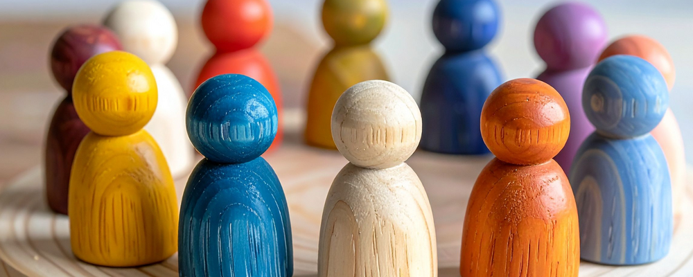 illustration med trägubbar på mångfald