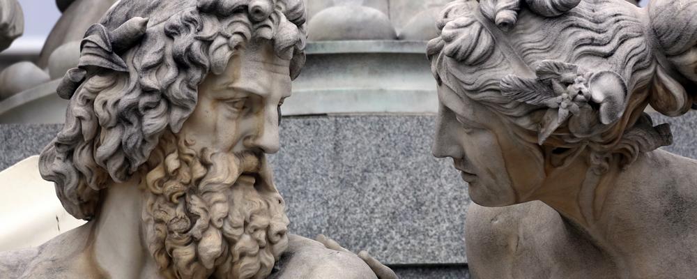 Två antika skulpturer