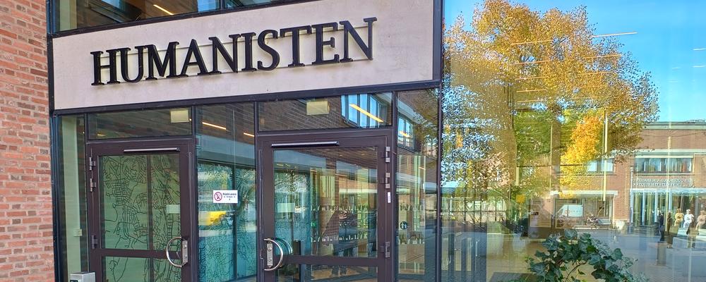 Entrén till Humanisten, utifrån