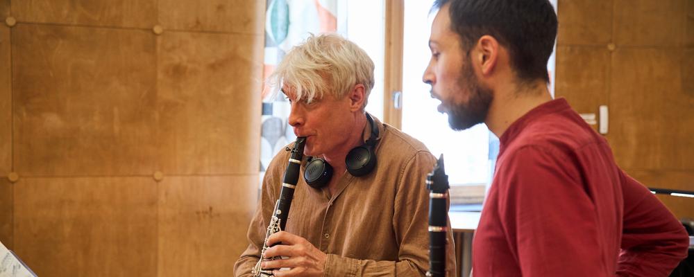 Martin Fröst working with a clarinet student during a workshop