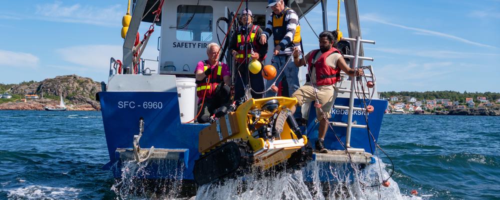 launch of an underwater robot