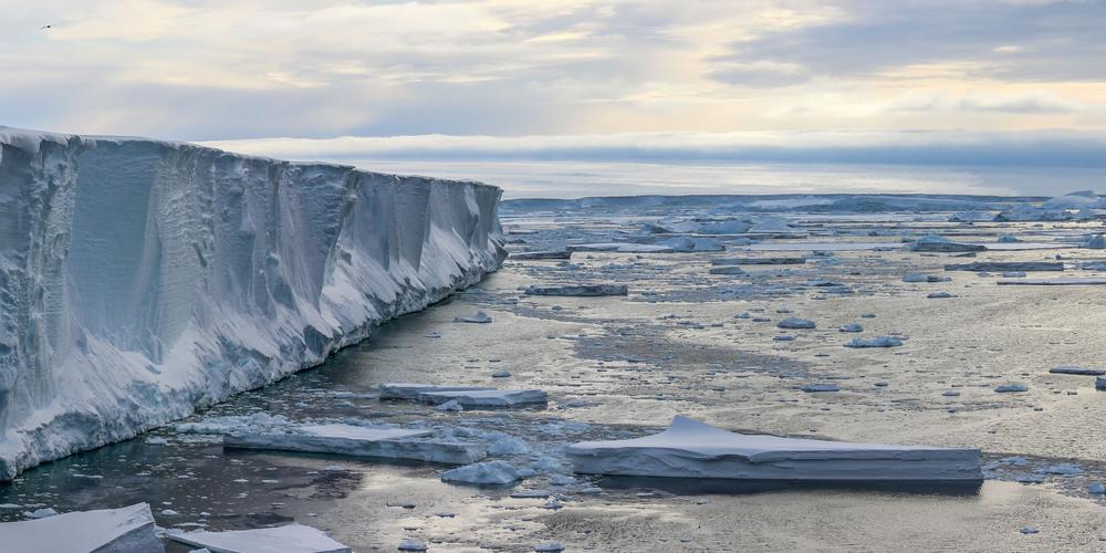 Panoramabild Södra ishavet med glaciär 