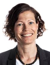 Porträtt foto på Eva Angenete, professor, överläkare och ordförande i institutionens forskningsråd. 