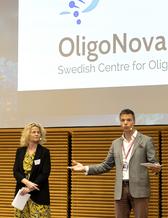 Agneta Holmäng och Matti Ahlqvist talar vid OligoNova Network-konferensen