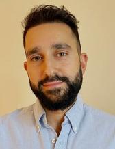 Arman Romiani. Han har en master i science inom medicinsk strålningsfysik och forskar prekliniskt inom fältet för radionuklidter