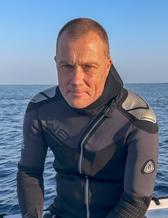 Porträtt av Anders Salesjö i dykardräkt