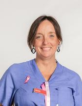 Karolina Larsson, specialistläkare inom onkologi på Bröstcentrum Sahlgrenska Universitetssjukhuset och doktorand vid Institution