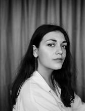 Porträtt på Nika Abiri