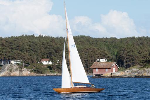 Kerstin Johannesson sailing her boat Aurelia.