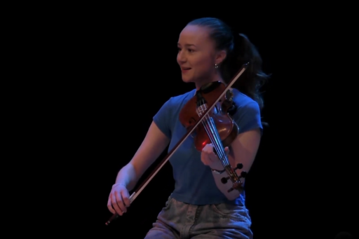 Världsmusikstudent med fiol