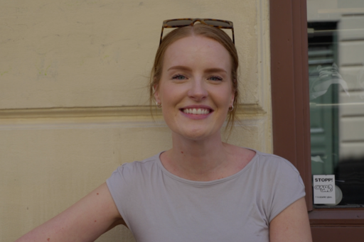 Porträttbild av Johanna Lithner, masterstudent i socialt arbete och mänskliga rättigheter. 