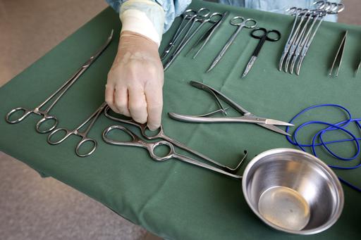 Instruments at the surgical unit