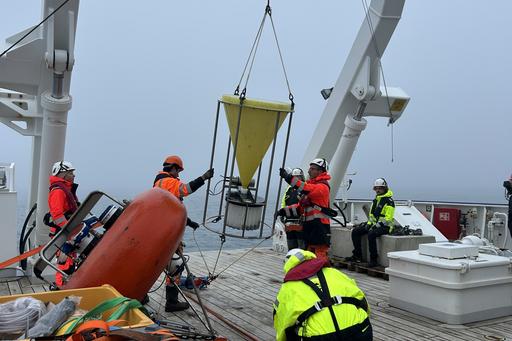 Science in progress – R/V Skagerak in Greenland 2025. 