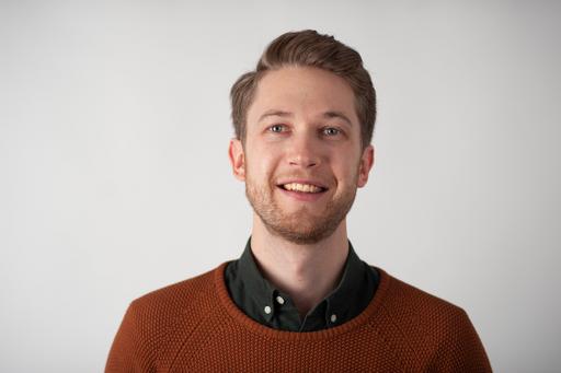 Porträtt av alumn Fredrik Olsson, foto.