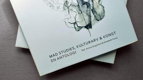 Omslag för boken "Mad studies, kulturarv och konst - en antologi".