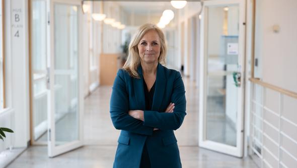 Alexandra i skolans korridorer.